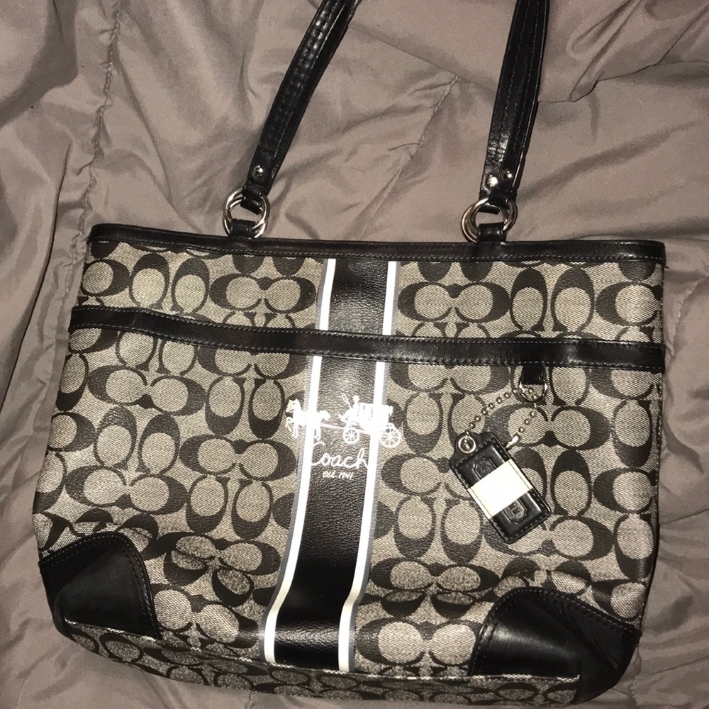 Black & Gray Coach purse🖤